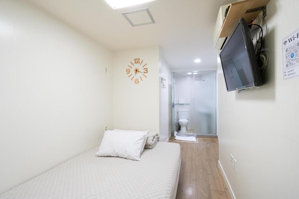 K Stay Guesthouse Myeongdong First Seul Dış mekan fotoğraf